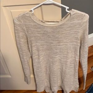 Women’s gray top